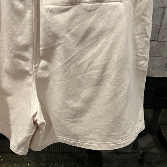 Banana Republic Cream  Drawstring Shorts size 8 - Picture 11 of 13